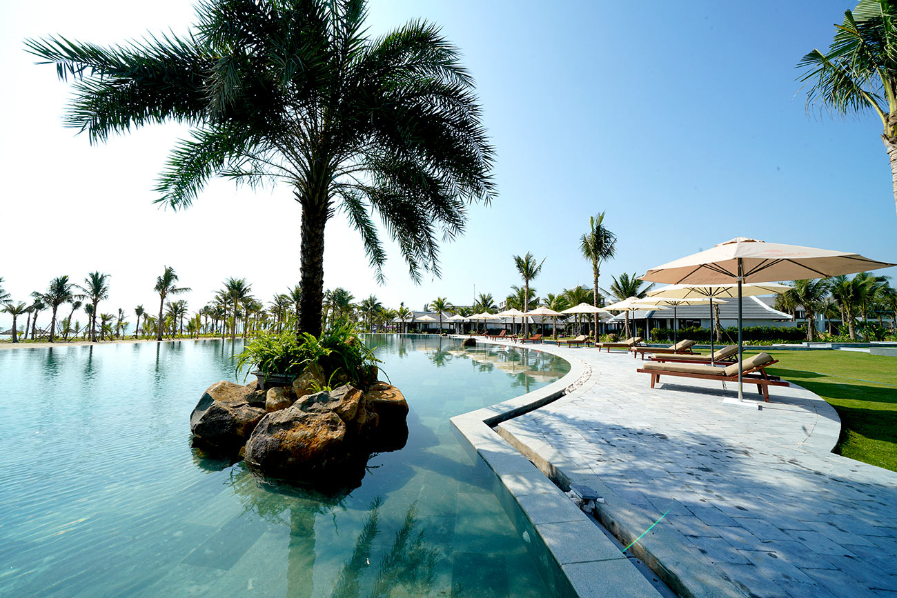 Bể bơi vô cực  - Bliss Hoi An Beach Resort & Wellness